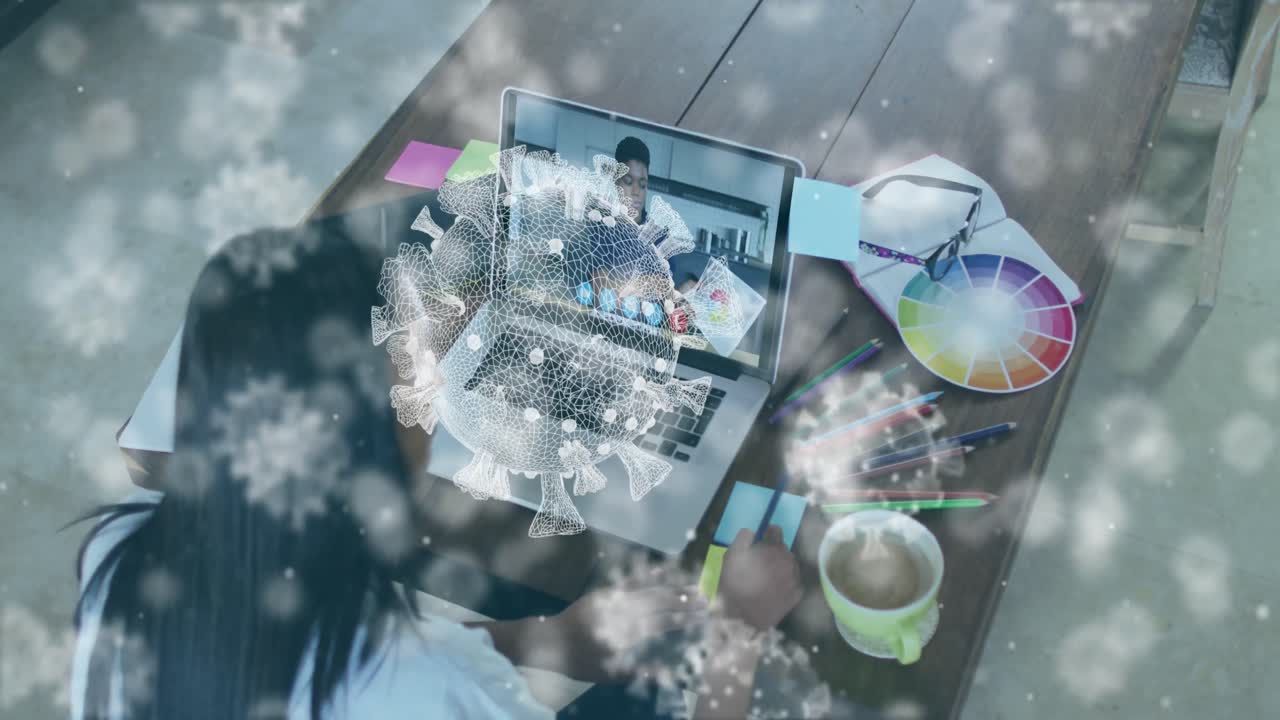 노트북 비디오 통화에서 사업가 여성에 대한 코로나 19 세포의 애니메이션