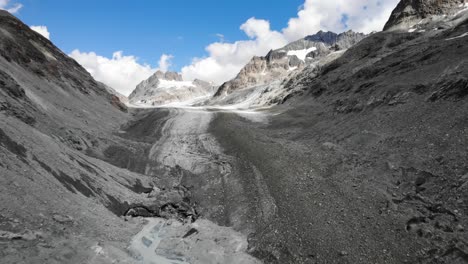überführung-über-Das-Otemmatal-Und-Den-Gletscher-Im-Wallis,-Schweiz
