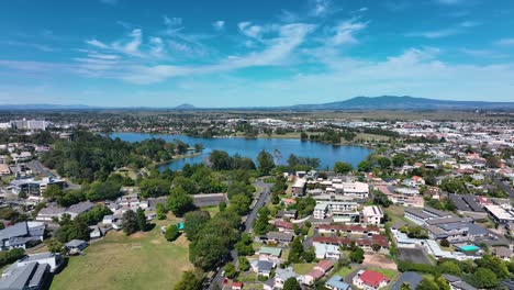 Slow-pan-left-of-Hamilton-Lake-in-New-Zealand