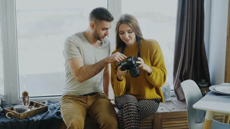 couple learning photography