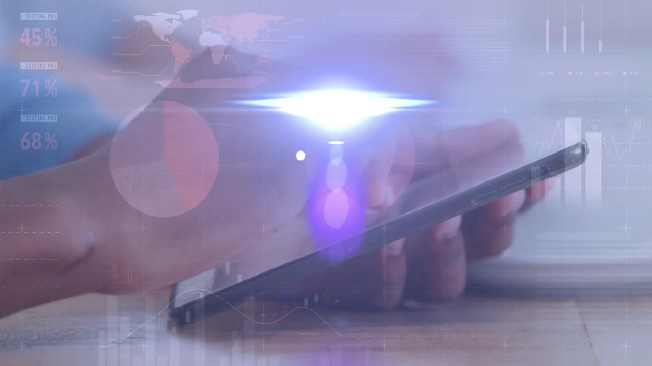 animación de luces y gráficos sobre las manos de una mujer de negocios biracial trabajando en una tableta