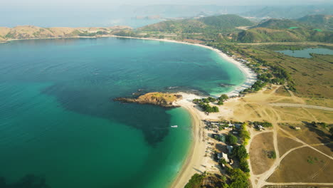 línea costera del sur de la isla de lombok, indonesia