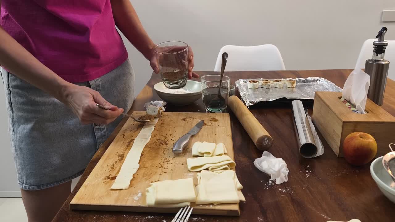 Making cinnamon rolls at home