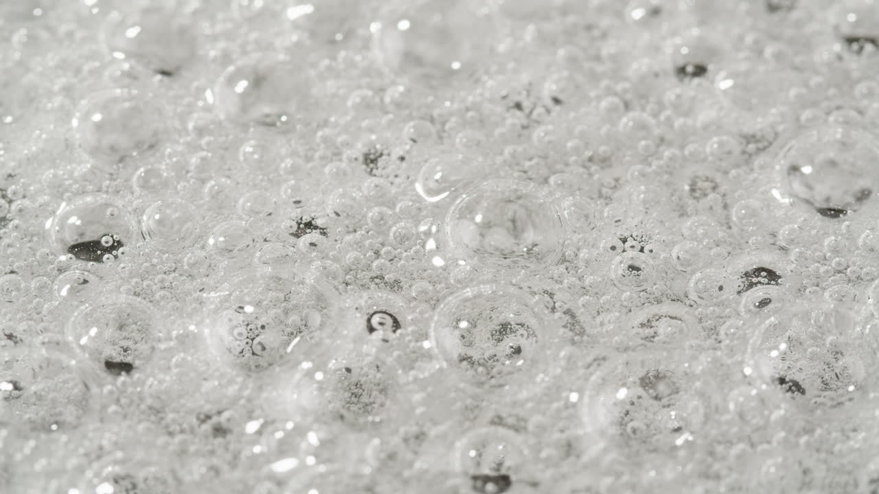 물 속에 있는 거품의 클로즈업