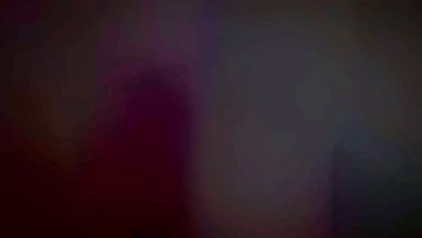 fugas de luz de colores realistas sobre un fondo negro.