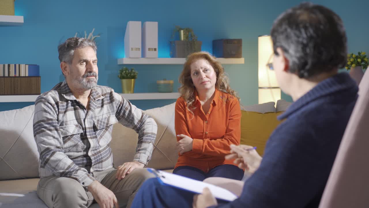 un psiquiatra hace una doble declaración problemática.