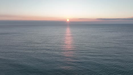 Ein-Faszinierender-Sonnenuntergang-Auf-Dem-Balearenmeer