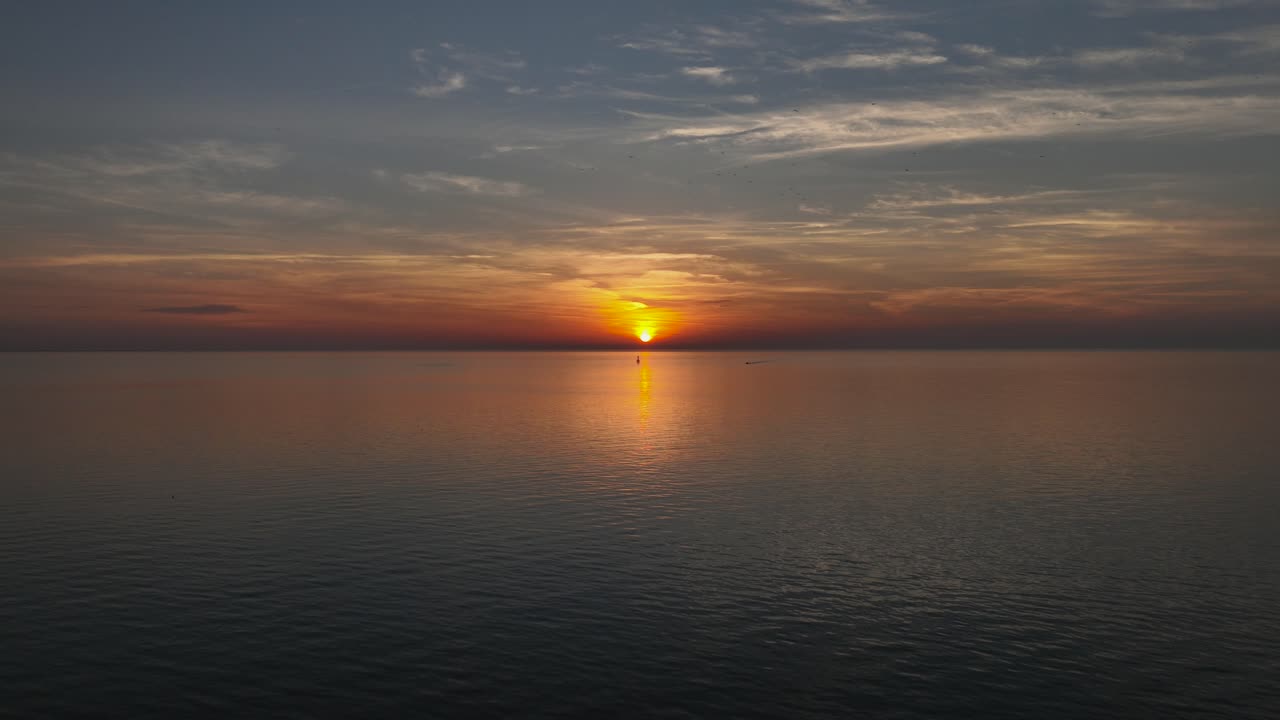 Solnedgang nær Weeks Bay ved Mobile Bay, Alabama.