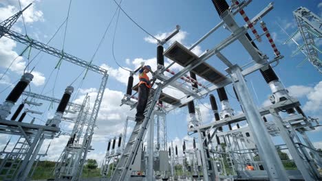 construcción de una subestación de transformadores