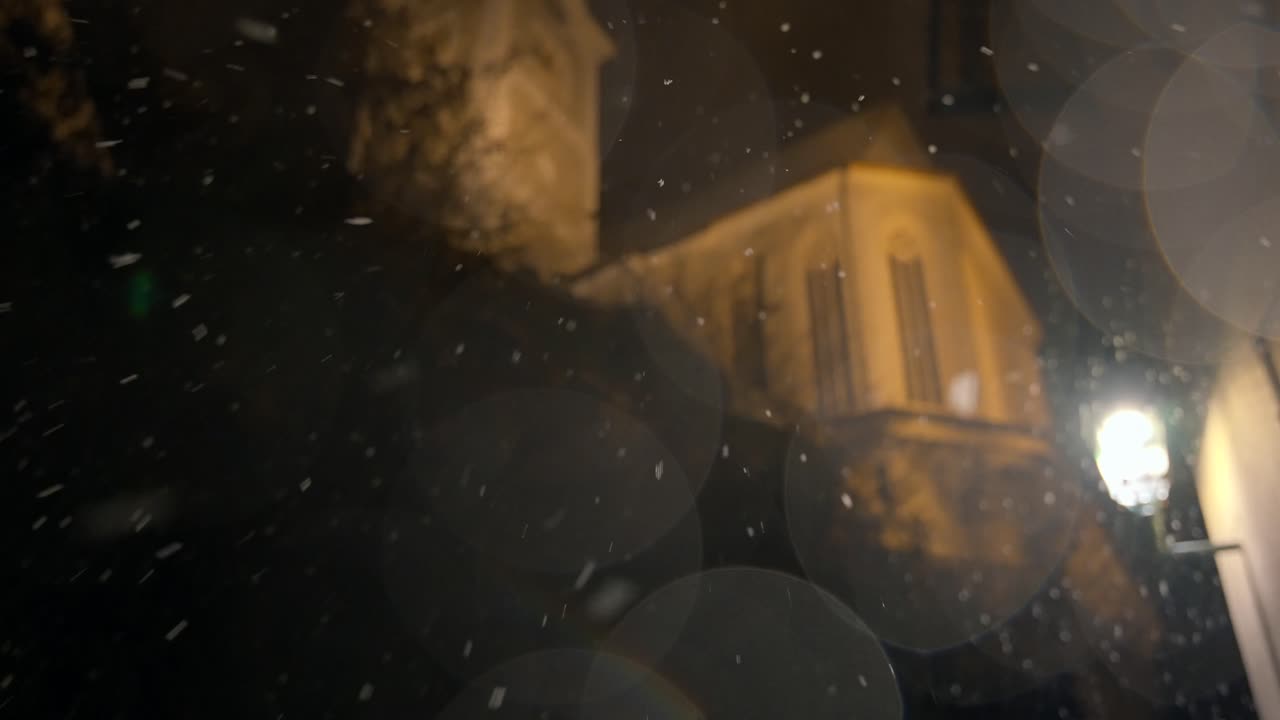 비디오는 타운 홀슈타트에서 오스트리아에서 촬영되었습니다.