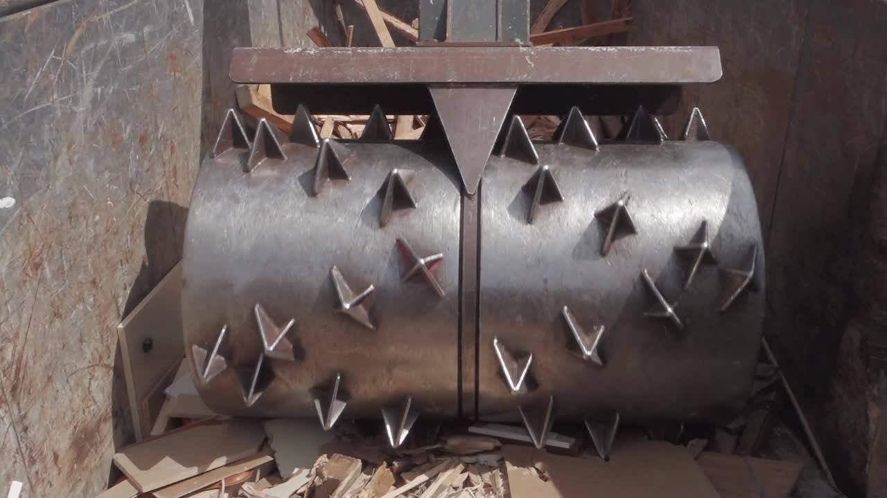 樹木廢棄物回收,重壓木材用機器處理,可持續發展