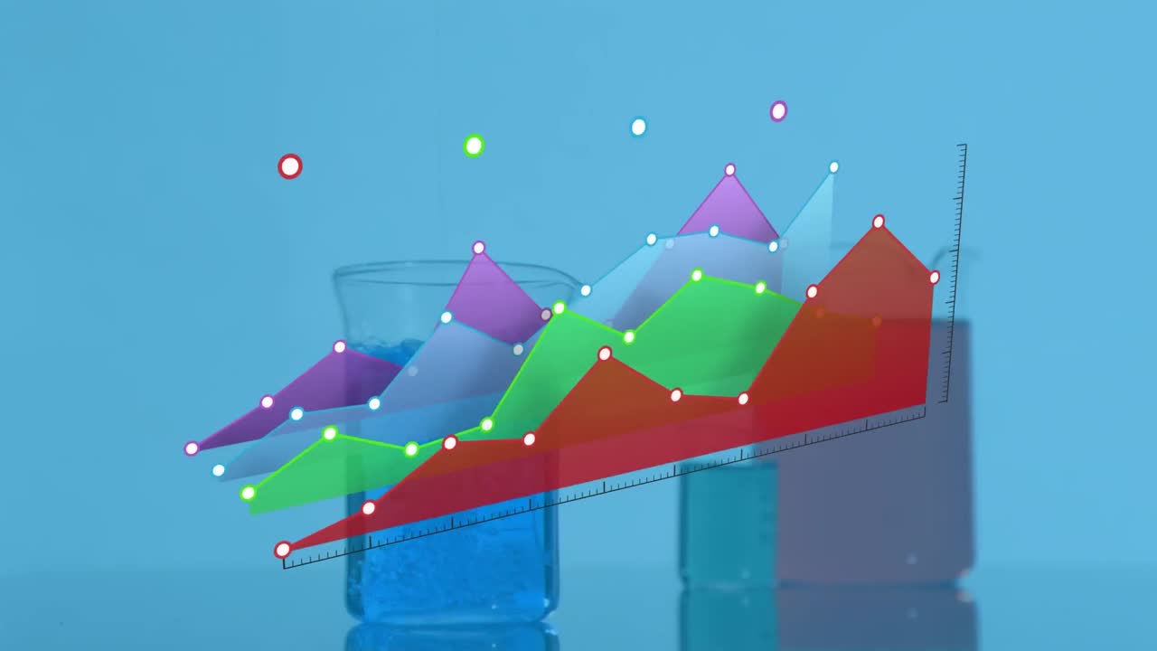 animación de múltiples gráficos sobre vasos llenos de líquido en la mesa contra un fondo azul