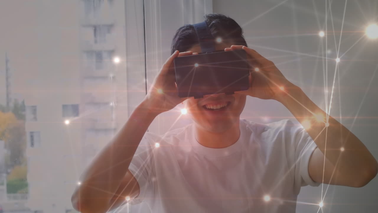 vr 헤드을 사용하여 두 인종 남자를 통해 연결 네트워크의 애니메이션