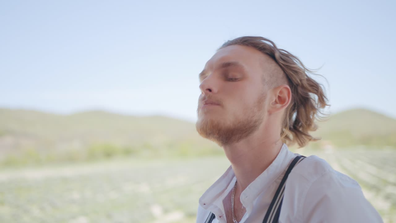 스타일리시한 남자 야외