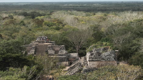 Time-Lapse-Trucking-Se-Retira-De-Las-Ruinas-Mayas-De-Ek-Balam-En-Yucatán,-México-Cerca-De-Valladolid