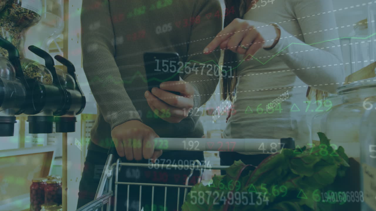 animación de números cambiantes y procesamiento de datos sobre personas con carrito de compras usando un teléfono inteligente