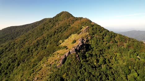 Wide-aerial-push-into-snake-mountain-nc,-north-carolina