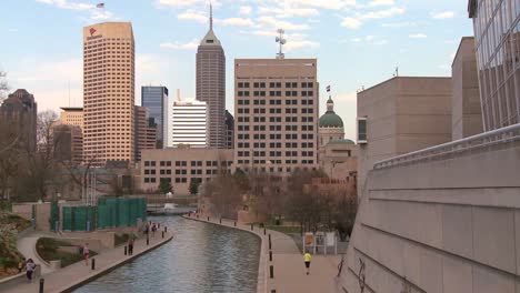 Establishing-shot-of-Indianapolis-Indiana-1