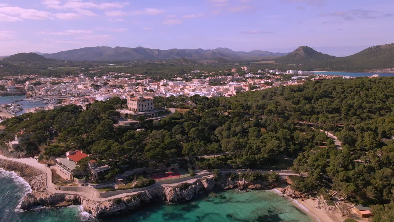Discover the beautiful landscapes of Cala Rajada and Cala Gat in Mallorca, featuring crystal-clear waters and lush greenery. Perfect spot for relaxation or exploration in nature.