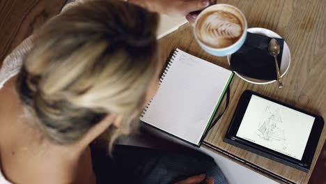 Leidenschaft-Stirbt-Nie-Wirklich,-Sie-Braucht-Nur-Kaffee