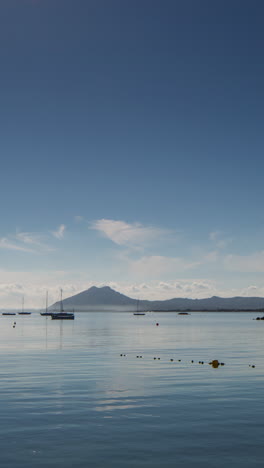 Meer-Und-Himmel-In-Pollenca,-Mallorca,-Spanien-In-Vertikaler