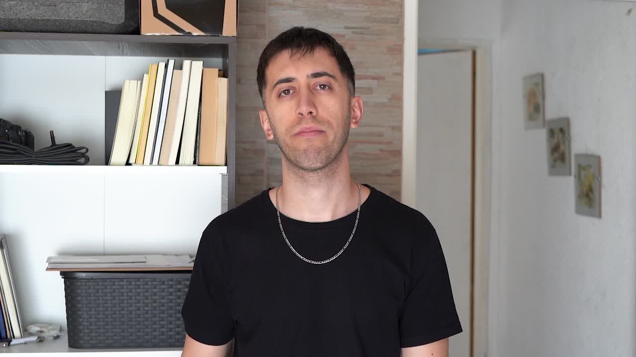 Zip it, keep quiet and don&rsquo;t tell others