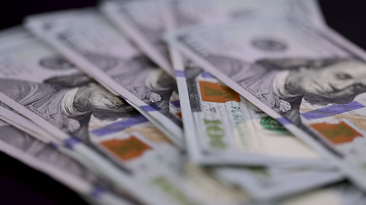 an account of American cash of one hundred dollars