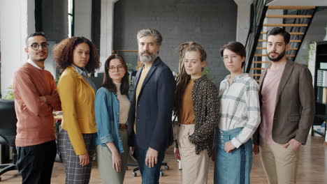 retrato de un equipo de negocios diverso