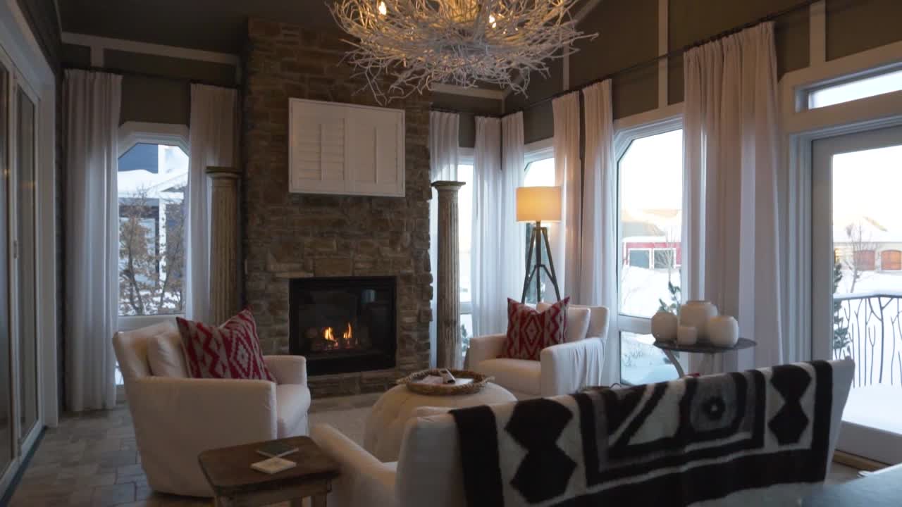 espacio habitable para la fiebre de la cabina con sofás y asientos para una familia.