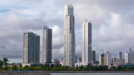 Skyscrapers-in-Panama-City,-over-a-cloudy-sky