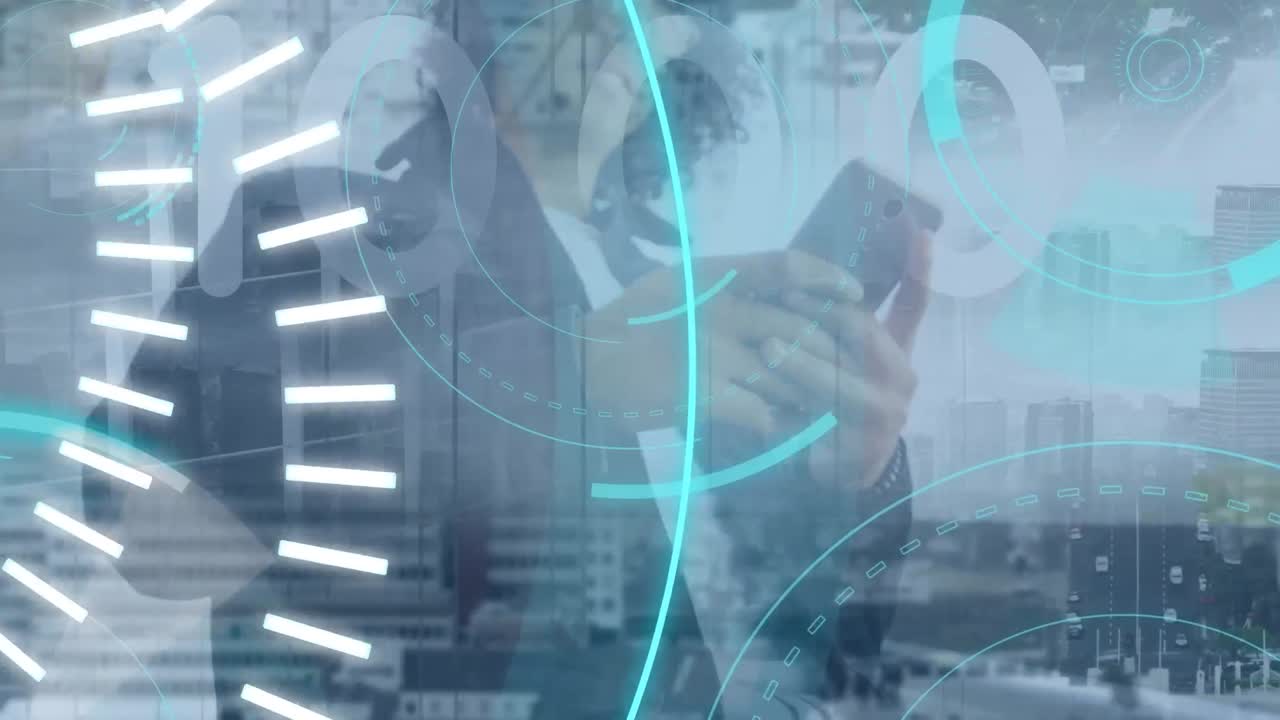 animación de círculos y 5g sobre hombre biracial usando teléfono inteligente