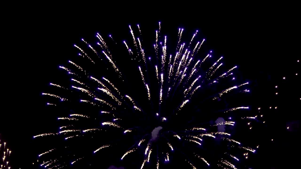 gran saludo de artillería festivo, fuegos artificiales