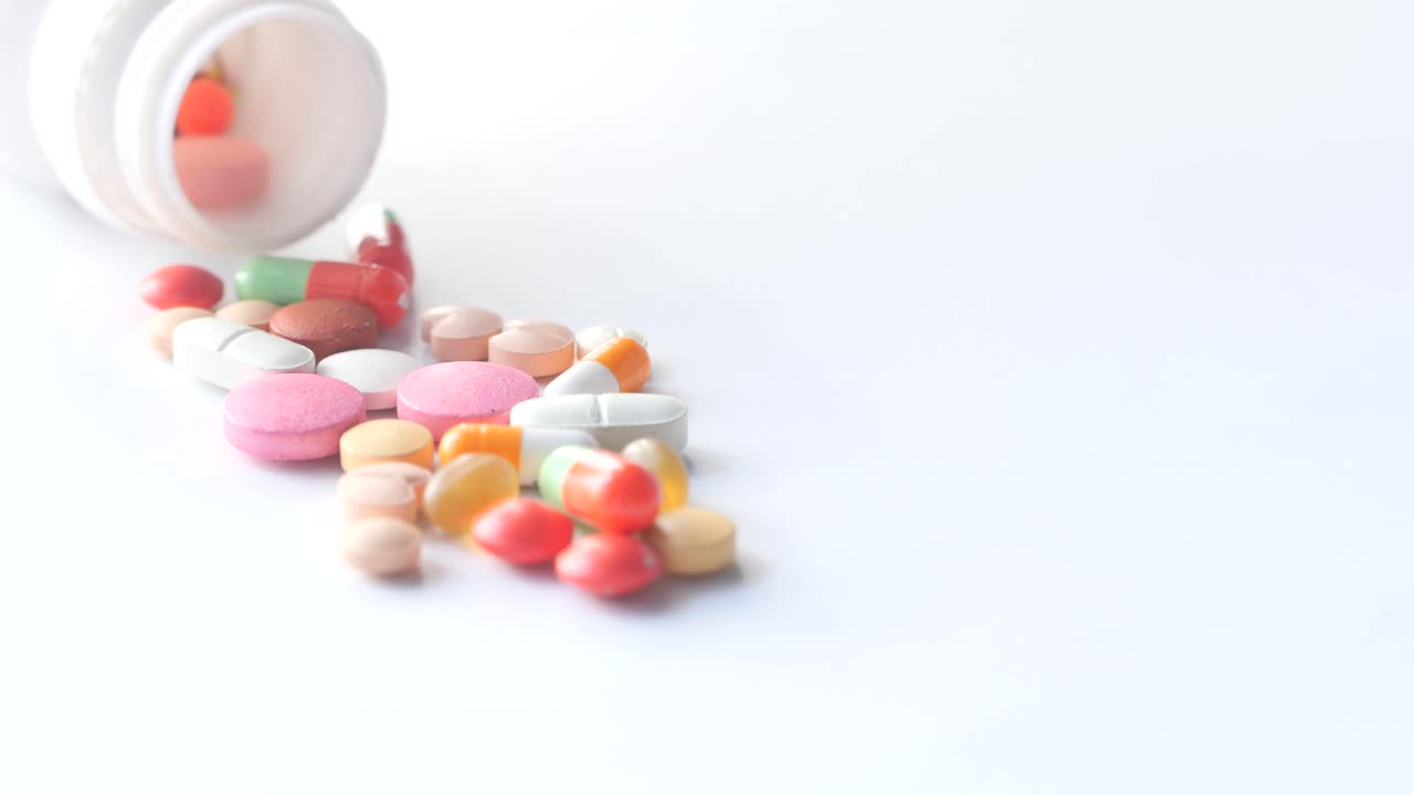 병에 담긴 다양한 약물