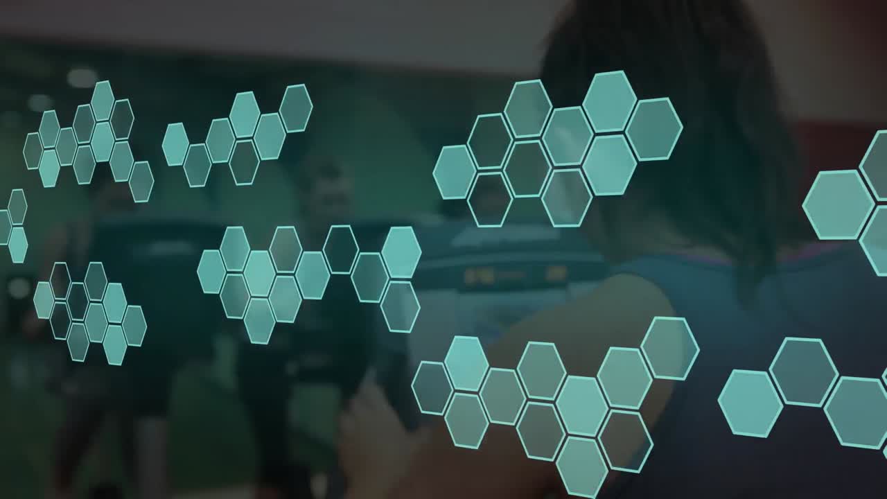 animación del procesamiento de datos sobre diversas personas que hacen ejercicio en el gimnasio