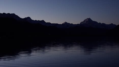 Puesta-De-Sol-En-Nueva-Zelanda,-Con-Vistas-Al-Monte-Cook