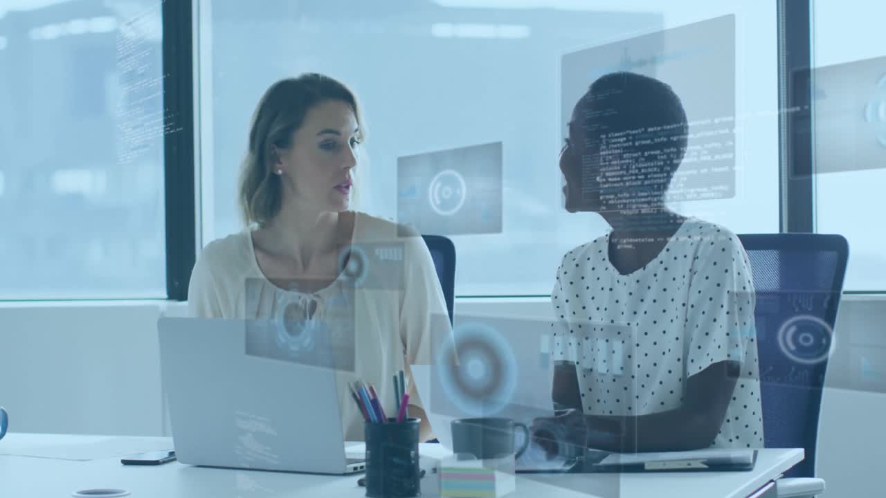 animación del procesamiento de datos sobre personas de negocios que trabajan en la oficina