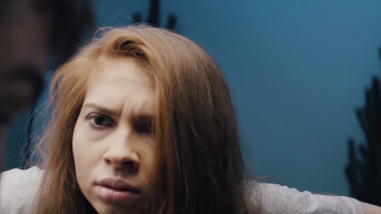 mujer expresando preocupación