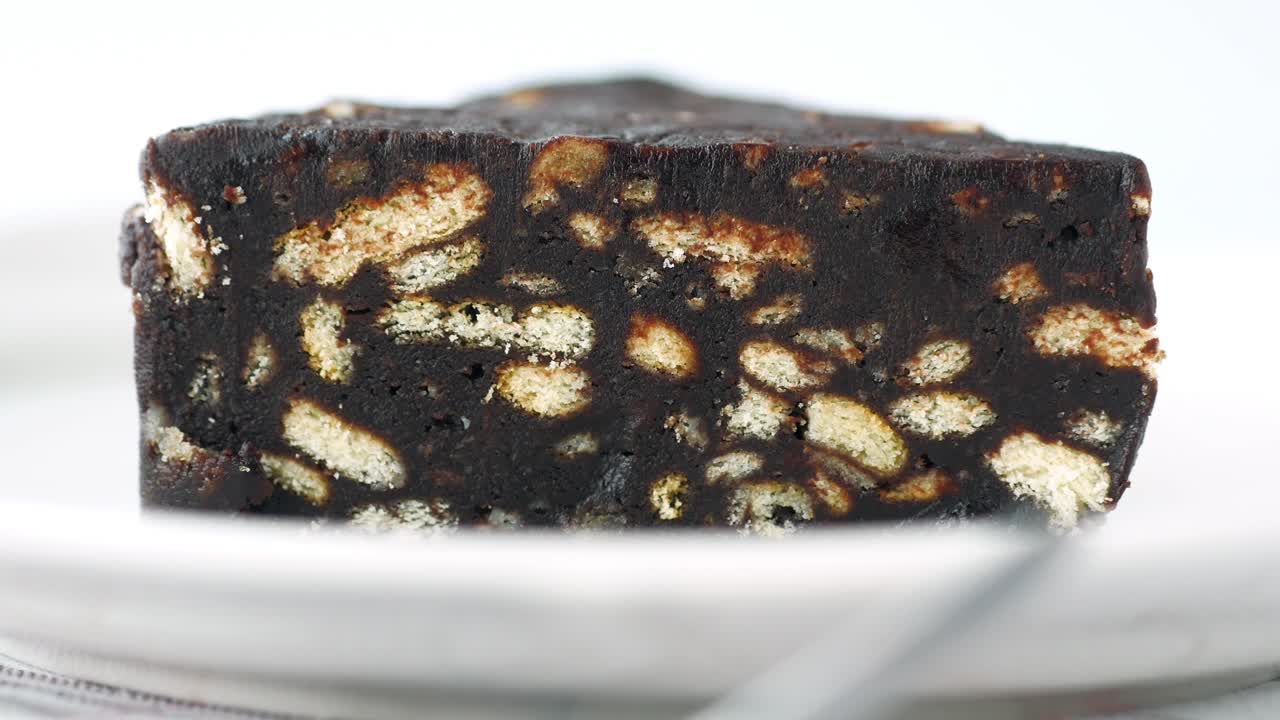 초콜릿 케이크 조각의 클로즈업