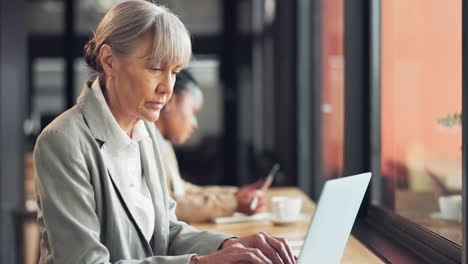 Business-woman,-laptop-and-typing-at-cafe