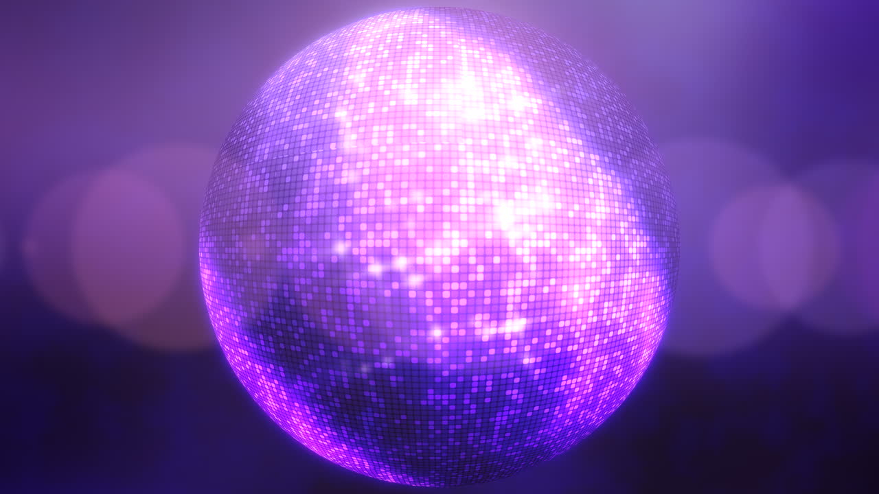 Sfera da discoteca colorata in movimento con sfondo astratto