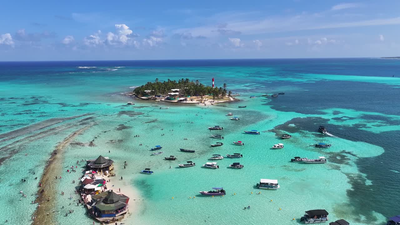 la isla del acuario en san andrés providencia y santa catalina, colombia