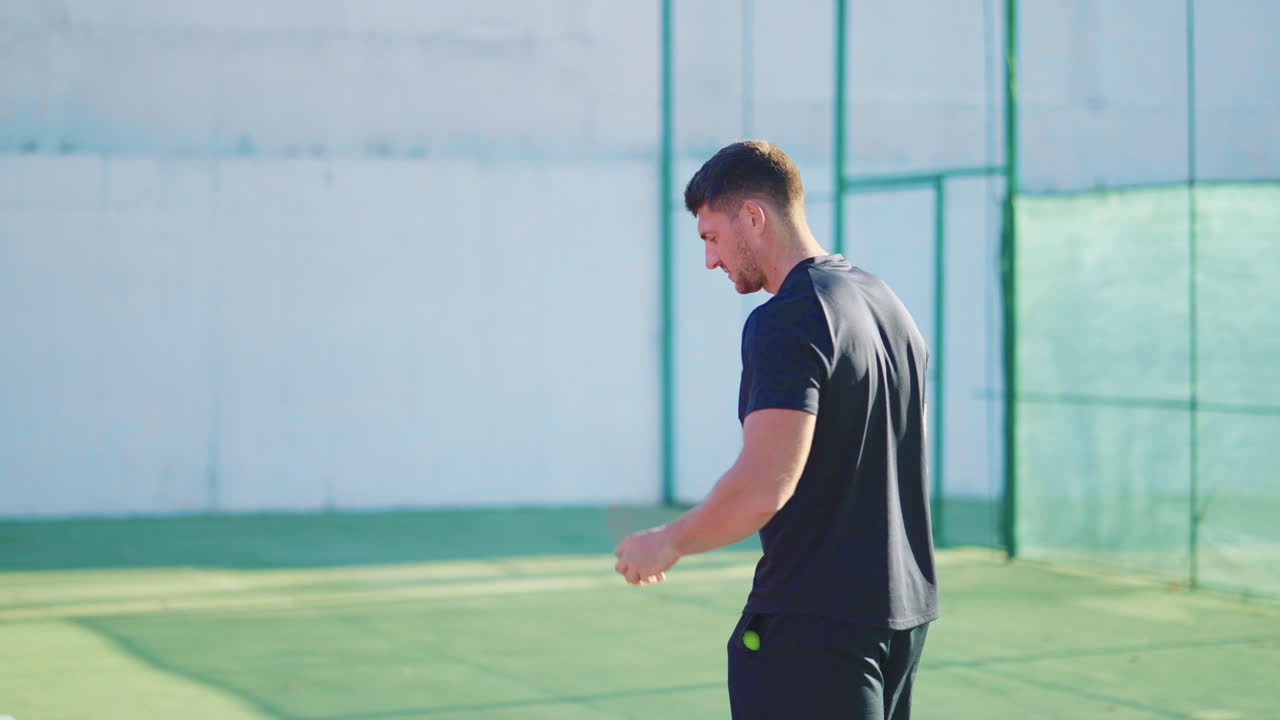 jugador de tenis en acción