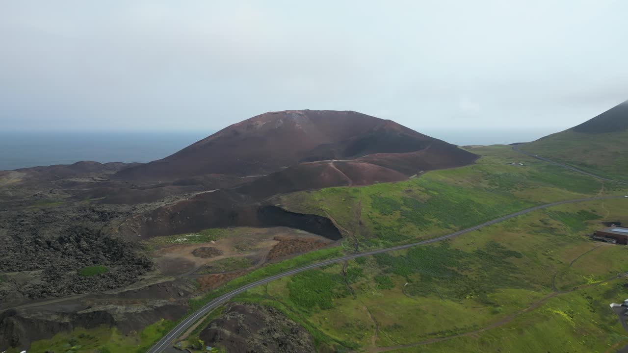 여름 중반 에 대서양  ⁇  에 있는 화산 산