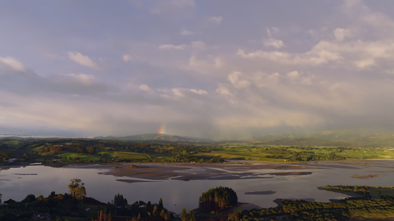 fotografía aérea de un avión no tripulado del campo alrededor de motueka en el distrito de tasman, nueva zelanda