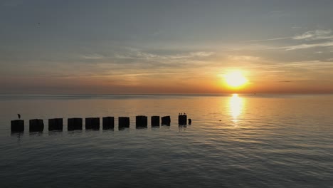 Puesta-De-Sol-Sobre-La-Bahía-Móvil-Cerca-De-Fairhope,-Alabama