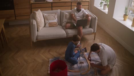 tiempo con la familia en el hogar