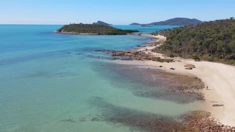 Hideaway-Bay-Esplanade-And-Blackcurrant-Island-In-Shoal-Bay