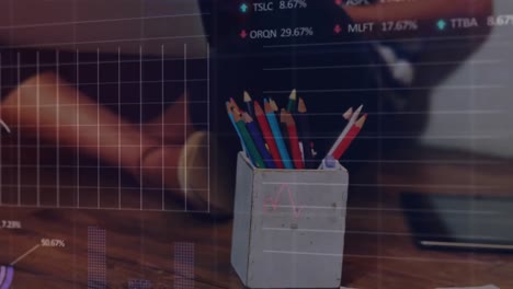 animación del procesamiento de datos estadísticos y bursátiles contra el primer plano de un soporte de lápiz