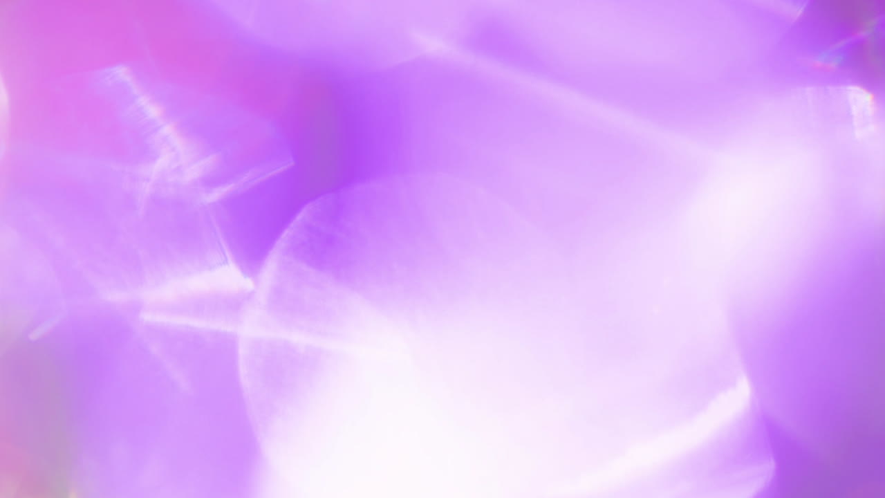 Fugas de luz abstractas moradas y rosas con destellos de lente dinámicos