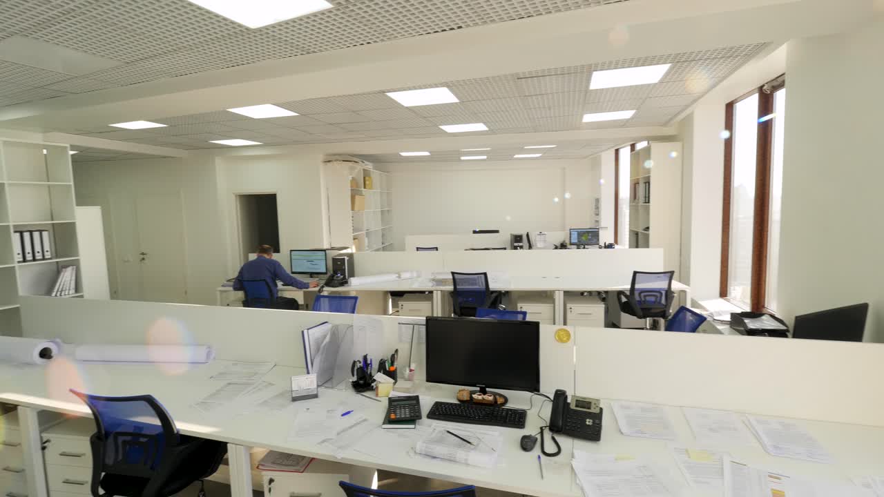 diseño interior moderno de oficinas y espacio de trabajo